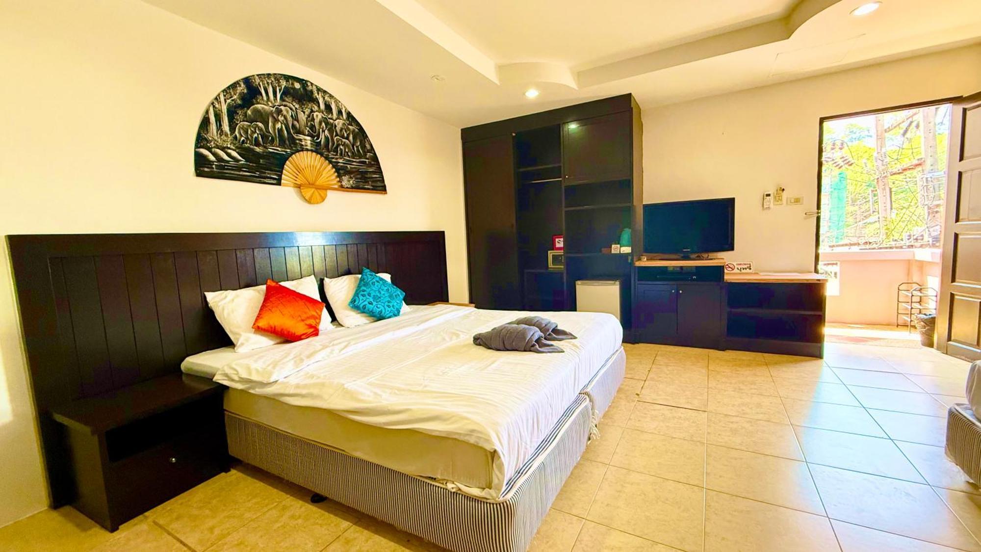 Hill Side Patong Hotel Extérieur photo