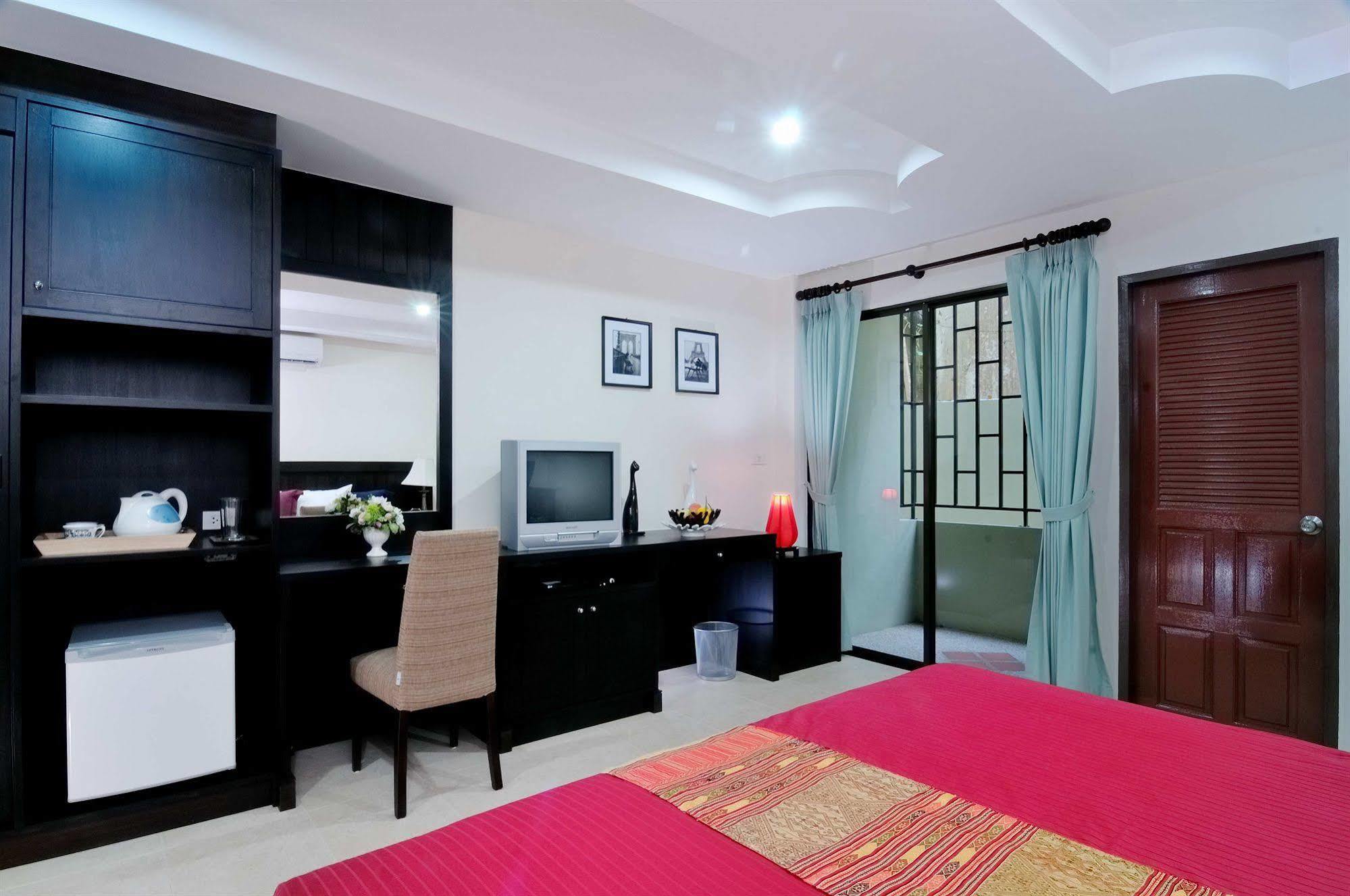 Hill Side Patong Hotel Extérieur photo